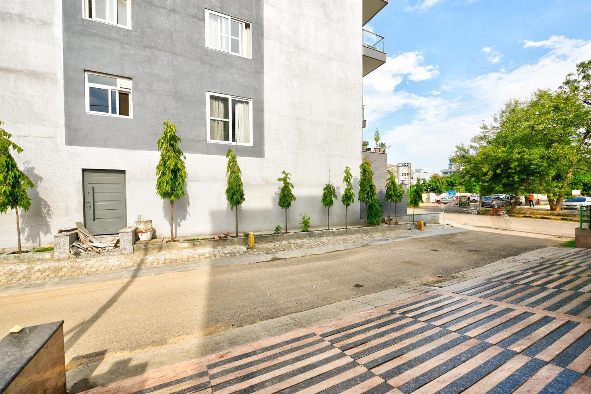 Hotel Leaf 9 Boutique, Near Golf Course Road And Galleria Market グルガウン エクステリア 写真