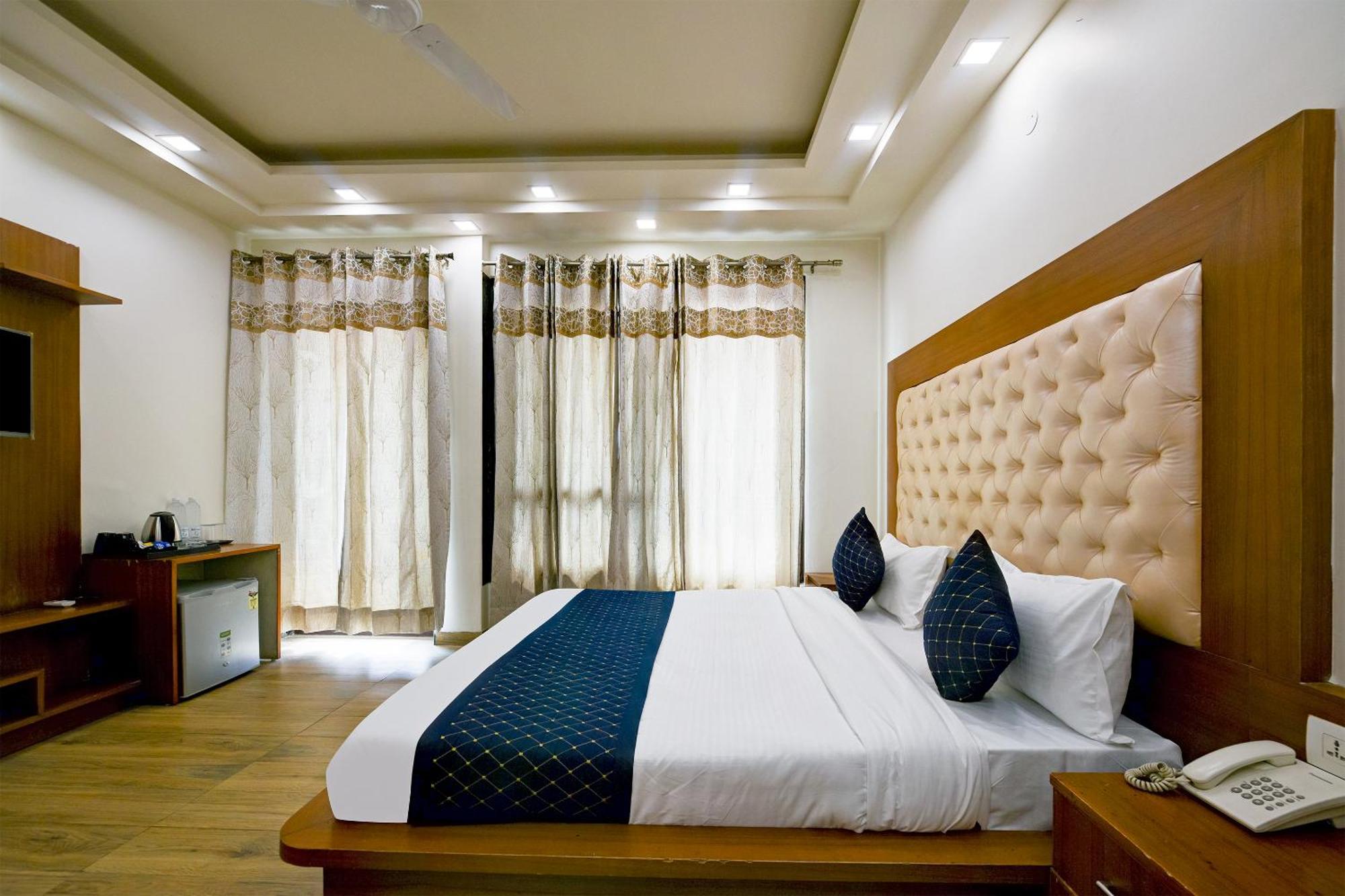 Hotel Leaf 9 Boutique, Near Golf Course Road And Galleria Market グルガウン エクステリア 写真