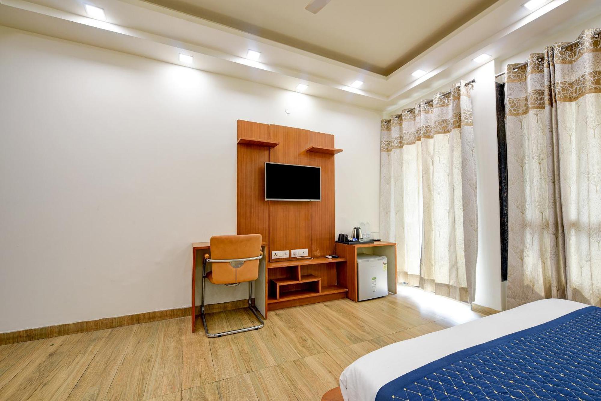 Hotel Leaf 9 Boutique, Near Golf Course Road And Galleria Market グルガウン エクステリア 写真
