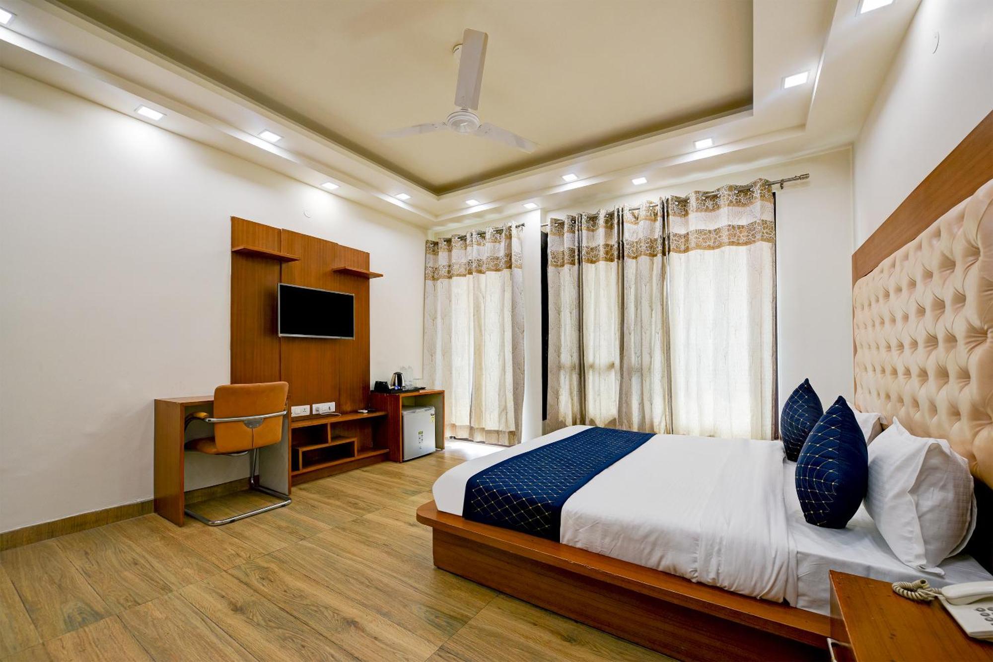 Hotel Leaf 9 Boutique, Near Golf Course Road And Galleria Market グルガウン エクステリア 写真