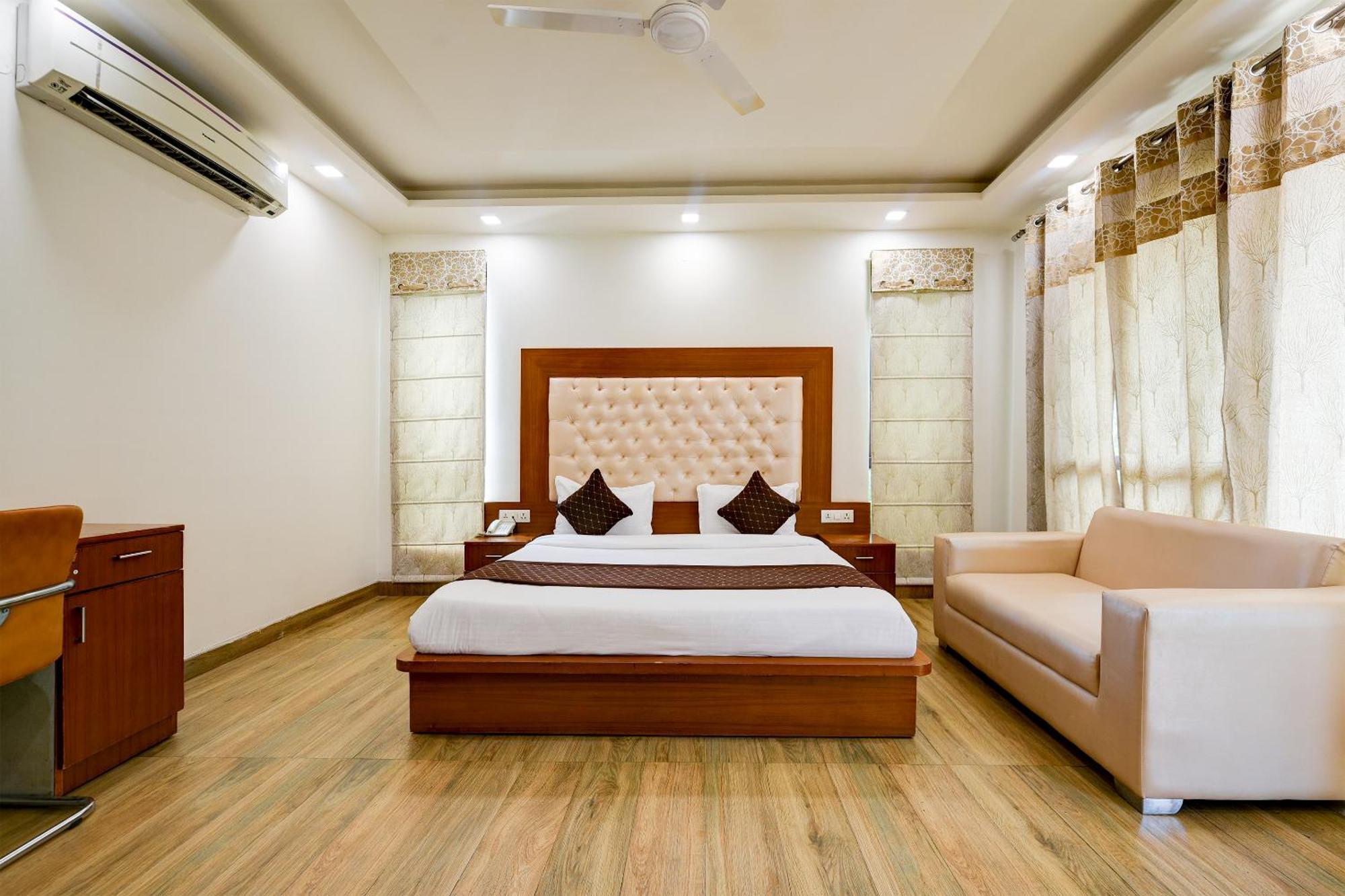 Hotel Leaf 9 Boutique, Near Golf Course Road And Galleria Market グルガウン エクステリア 写真