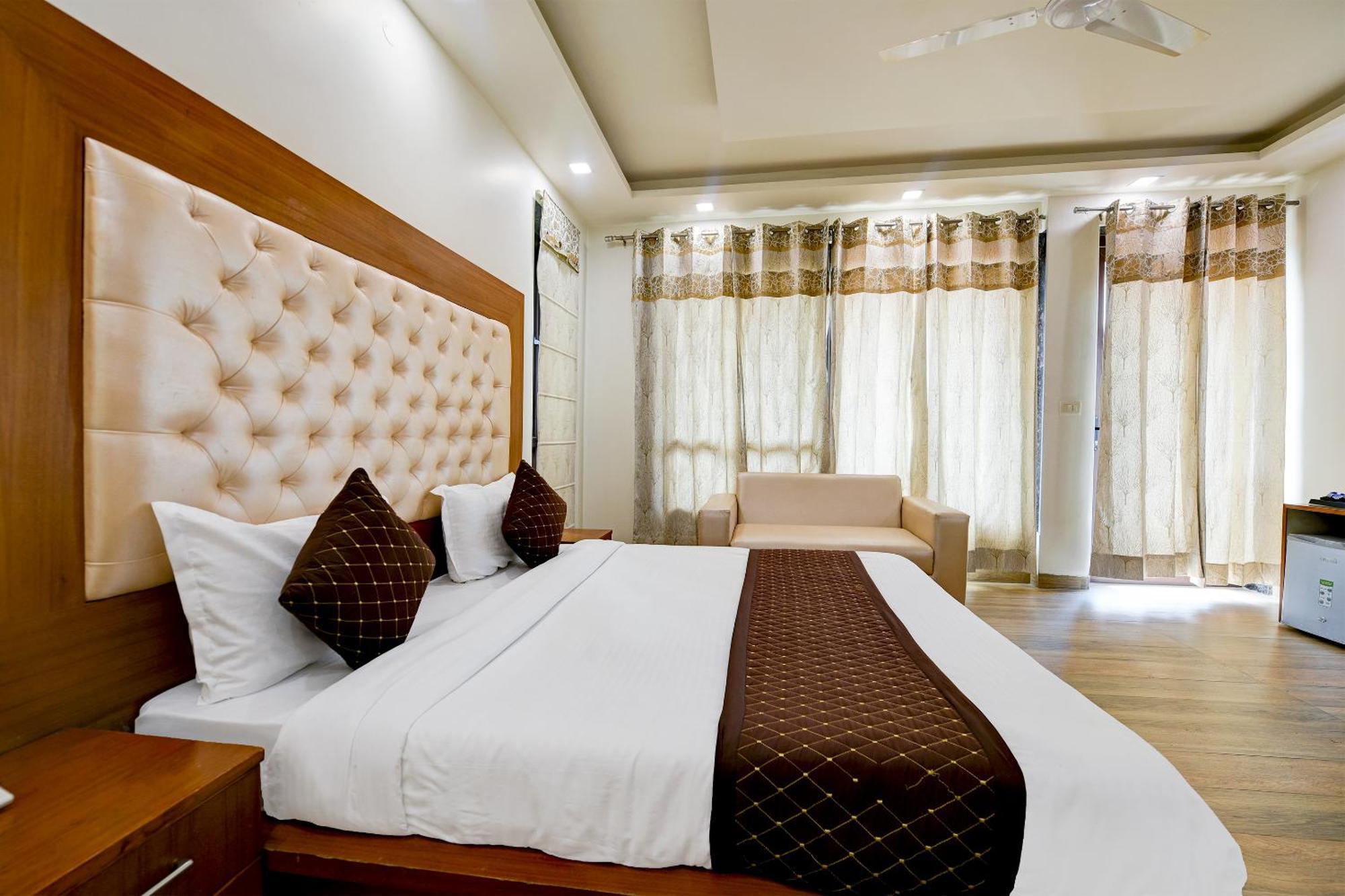 Hotel Leaf 9 Boutique, Near Golf Course Road And Galleria Market グルガウン エクステリア 写真